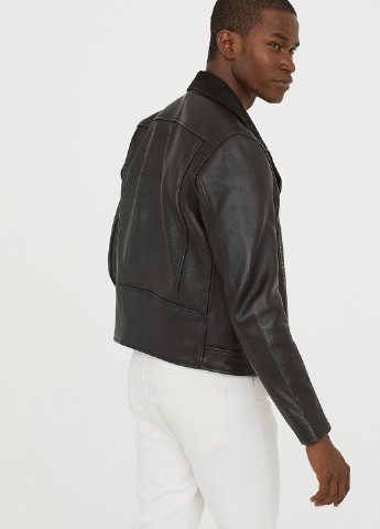 Черная демисезонная куртка кожаная H&M