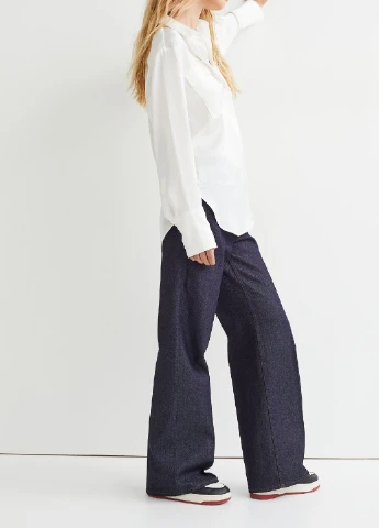Белая кэжуал рубашка однотонная H&M