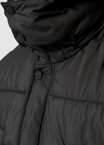 Чорна зимня куртка Arber