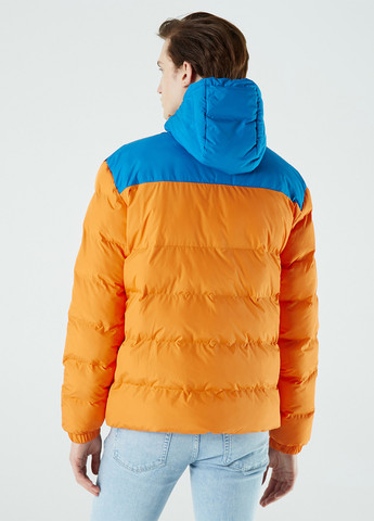 Оранжевая демисезонная куртка Lacoste