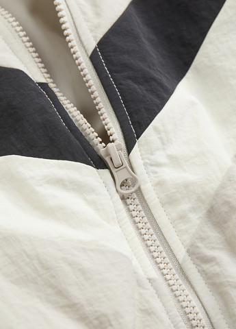 Светло-серая демисезонная куртка H&M