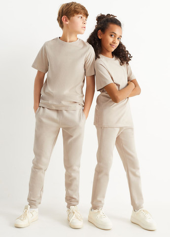 Бежевая летняя футболка C&A