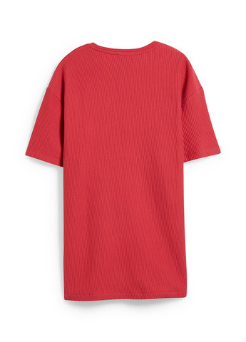 Красная футболка C&A