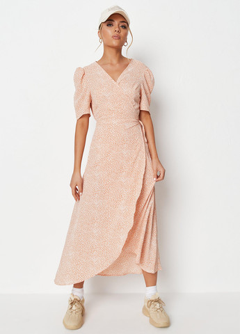 Персиковое кэжуал платье на запах Missguided с абстрактным узором