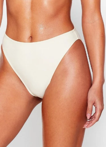 Молочные купальные трусики-плавки однотонные Boohoo