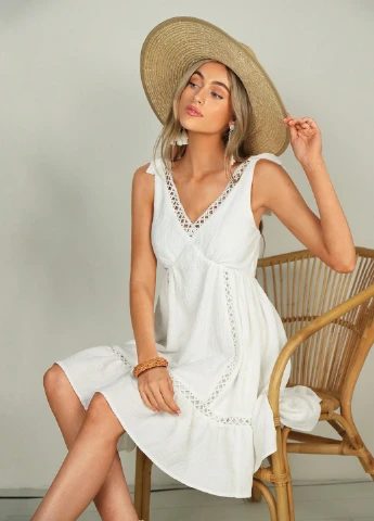 Белое кэжуал платье а-силуэт SHEIN однотонное