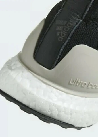 Чорно-білі кросівки демісезон adidas