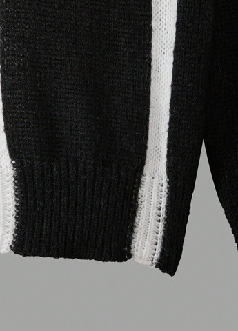Черно-белый демисезонный свитер SHEIN