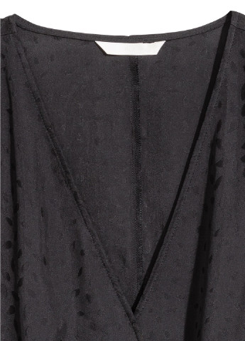 Черная демисезонная блузка на запахе H&M