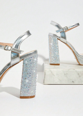 Серебряные босоножки SHEIN с ремешком со стразами