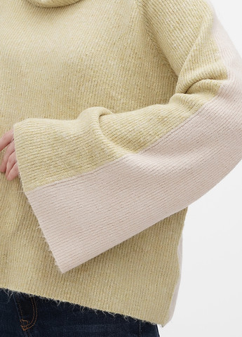 Бежевый зимний светр Boohoo