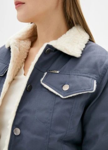 Темно-серая демисезонная куртка джинсовая женская на овчине denim темно-серая Dasti Urban