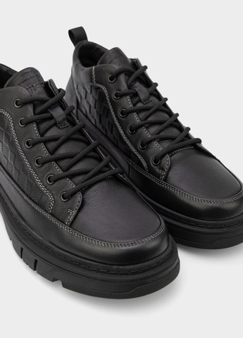 Черные демисезонные кроссовки URBAN TRACE