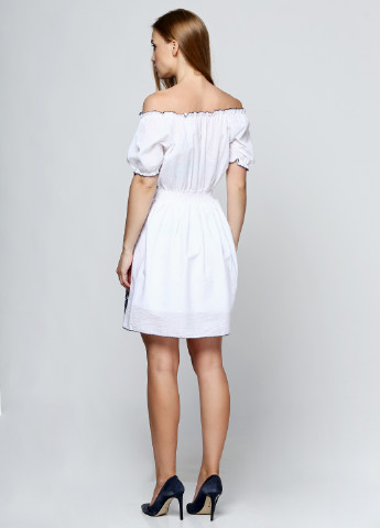 Белое кэжуал платье Sweetissima