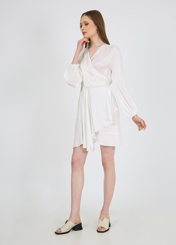 Белое кэжуал платье на запах Casalini однотонное