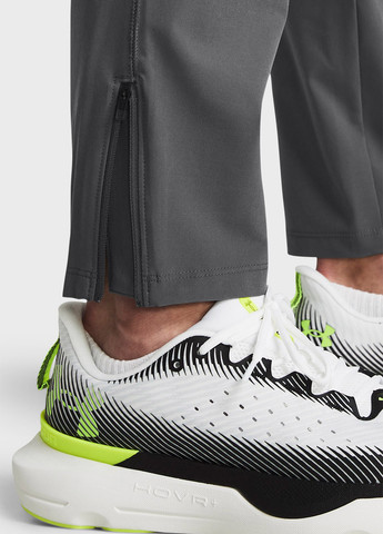 Серые спортивные летние зауженные брюки Under Armour