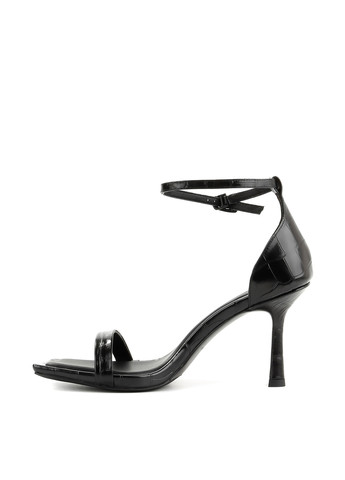Черные босоножки Le'BERDES с ремешком с тиснением