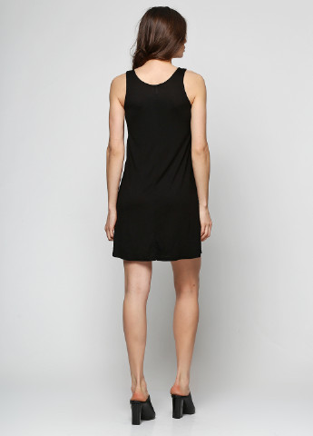 Черное деловое платье короткое H&M однотонное