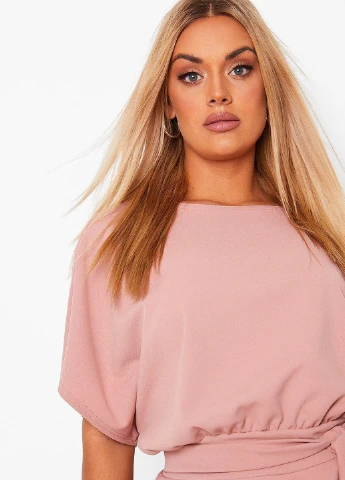 Розовое платье Boohoo