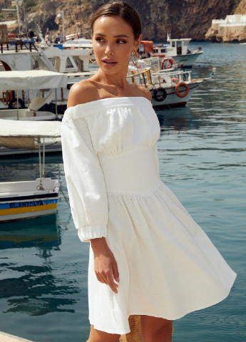 Білий кежуал плаття-міні з акцентним поясом Gepur однотонна