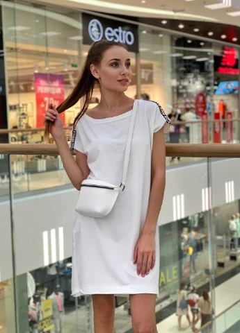 Молочна спортивна плаття-сукня "sporty" молочне сукня-футболка InRed однотонна