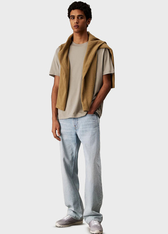 Серо-бежевая футболка Calvin Klein Jeans