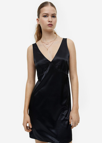 Черное коктейльное платье с открытой спиной H&M однотонное