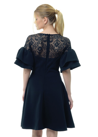 Черное коктейльное, кэжуал платьем клеш Arefeva однотонное