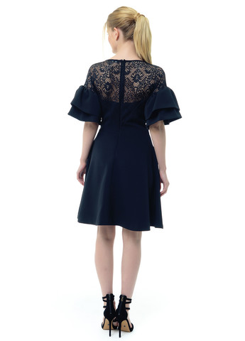 Черное коктейльное, кэжуал платьем клеш Arefeva однотонное