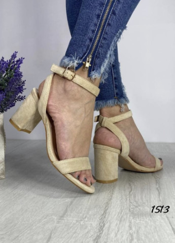 Туфлі жіночі на зручному каблуку No Brand (252574729)