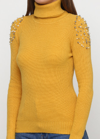 Желтый демисезонный свитер Anna