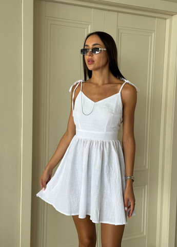 Белое кэжуал платье клеш, с открытой спиной No Brand однотонное