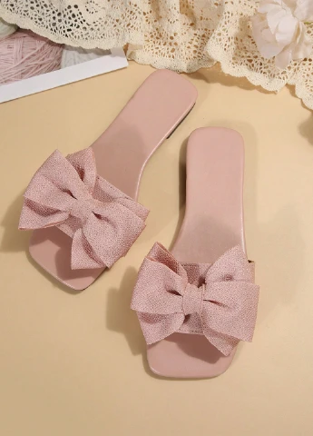 Бледно-розовые шлепанцы SHEIN с бантом