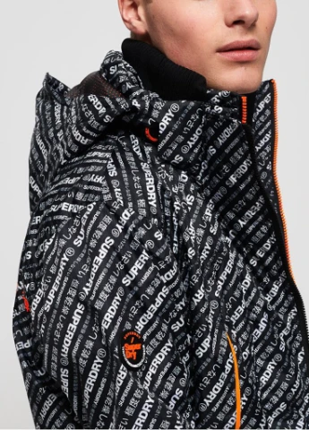 Черно-белая демисезонная куртка Superdry