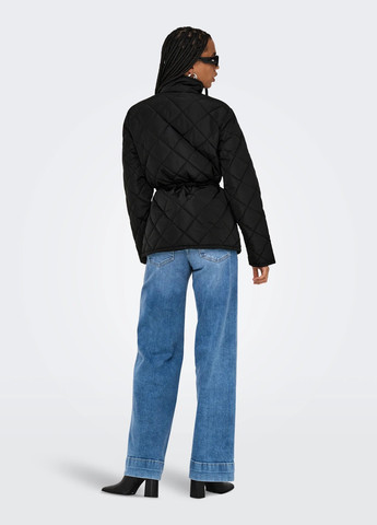 Чорна демісезонна куртка Only