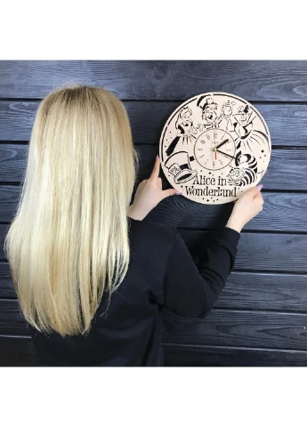 Настінний дитячий годинник з дерева «Аліса в країні чудес» 7Arts (253566037)