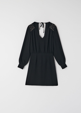 Черное кэжуал платье с открытой спиной Mohito однотонное