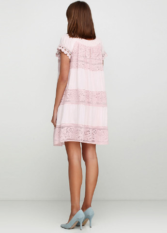 Розовое кэжуал платье Saxx фактурное