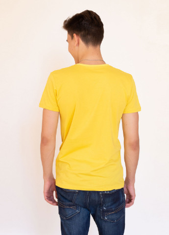 Жовта футболка чоловіча Наталюкс 12-1316