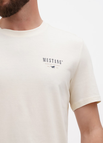 Молочна футболка Mustang