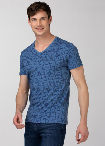 Светло-синяя футболка Lacoste
