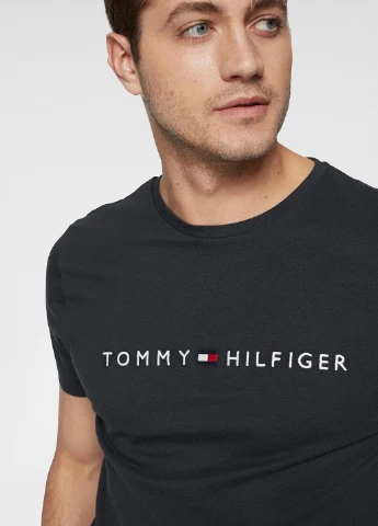 Темно-синяя футболка Tommy Hilfiger