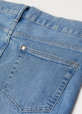 Голубые демисезонные джинсы зауженные 0751994018 blue H&M
