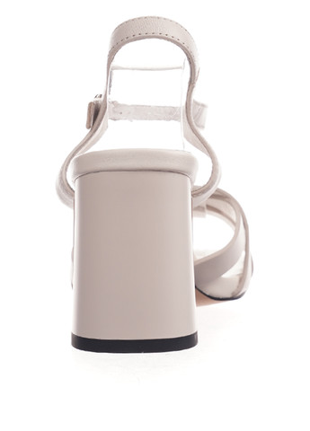 Молочные босоножки Blizzarini с ремешком
