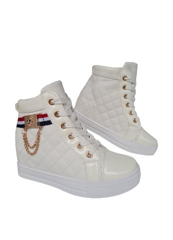 Белые женские ботинки сникерсы со шнурками с цепочками