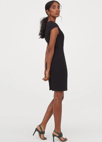 Черное деловое платье H&M однотонное