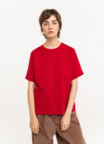 Красная летняя футболка befree