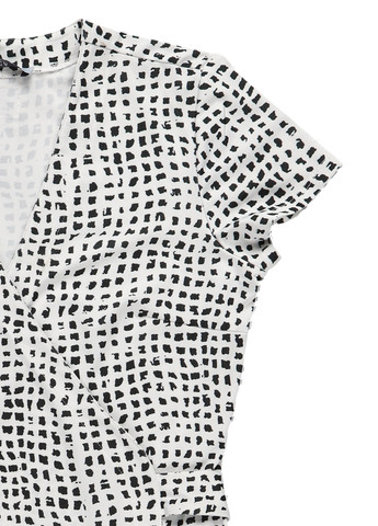 Чорно-білий кежуал сукня на запах IN-CA з геометричним візерунком