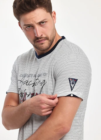 Белая футболка Trend Collection