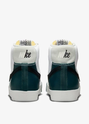 Білі Осінні кросівки Nike BLAZER MID 77 PREMIUM
